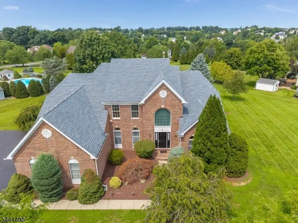 3 Stark Ct, Raritan Twp., NJ 08551