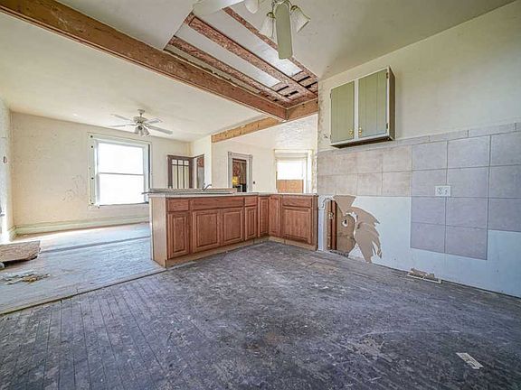 4th image of 1401 10th St