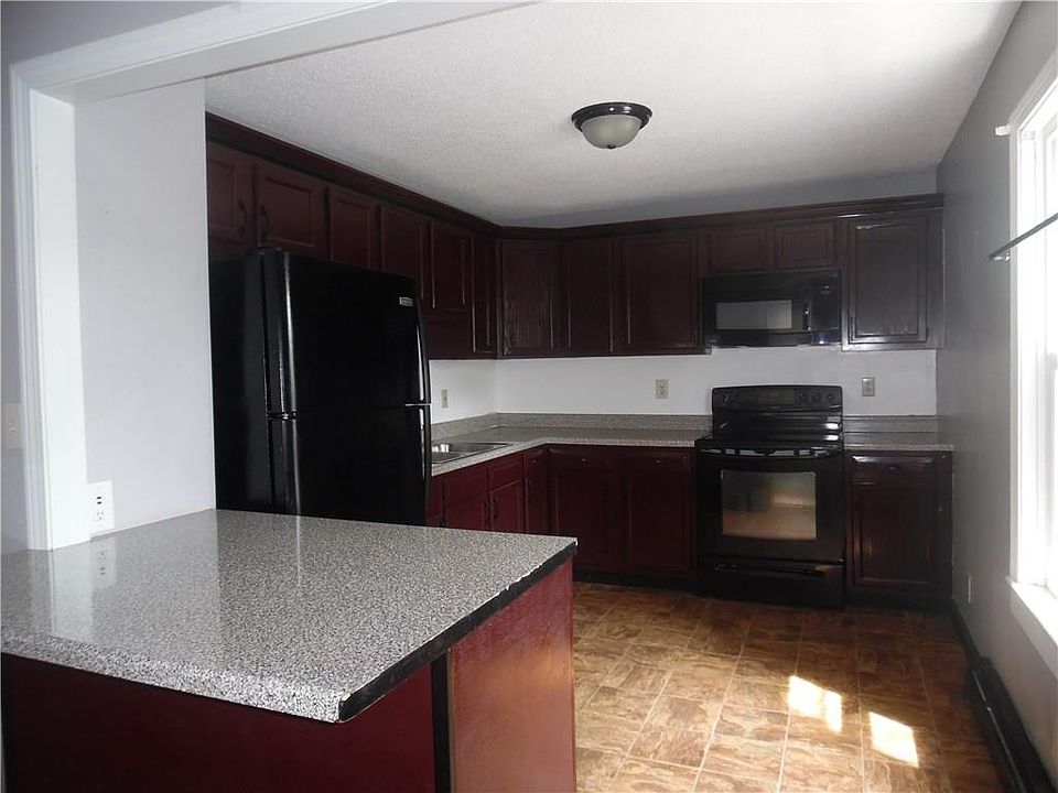 1st image of 203 Sabin St