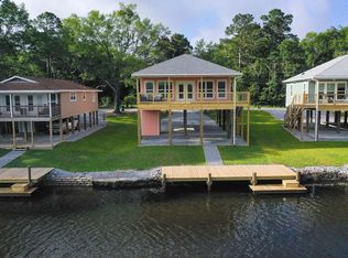 8724 W Simmons Bayou Dr, Ocean Springs, MS 39564