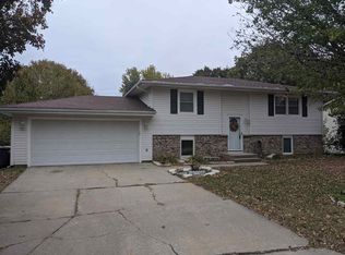1302 17th St, Wamego, KS 66547