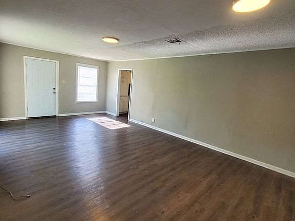 2nd image of 2801 Hinton Dr