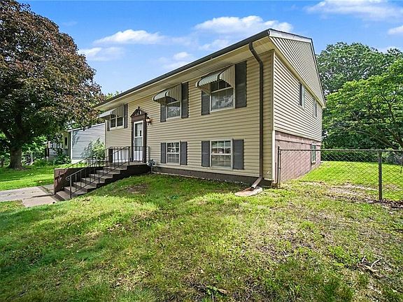 3rd image of 2315 Cardinal Ln