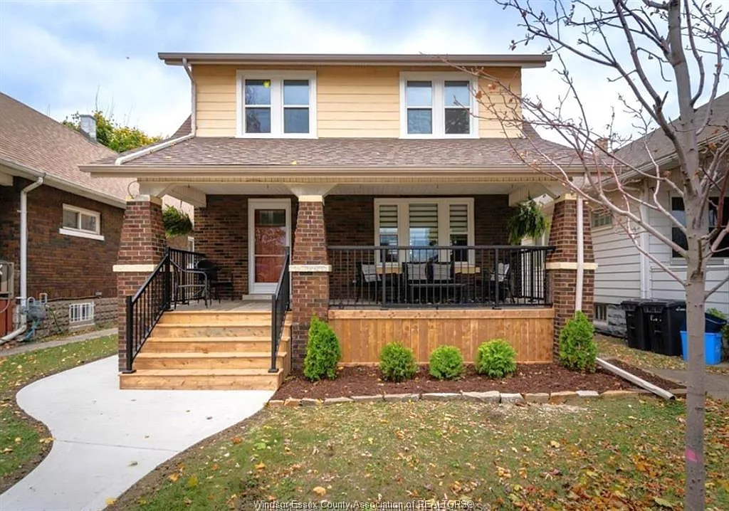 3 bed, 1.5 bath, $2,100 — Photo 1