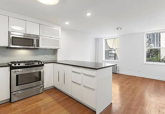 4th image of 165 Avenue B APT 4