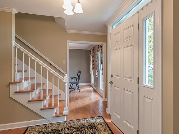 5th image of 332 Sugarwood Dr