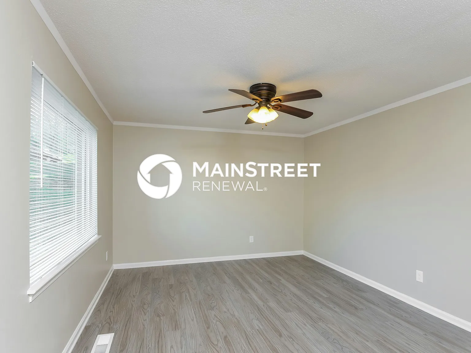 1733 Molly Dr — Photo 3