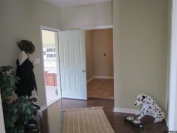 3rd image of 5 Elena Ct