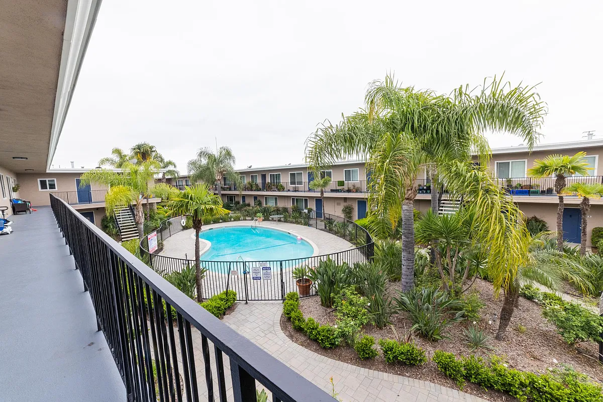 Building Photo - Palm Court