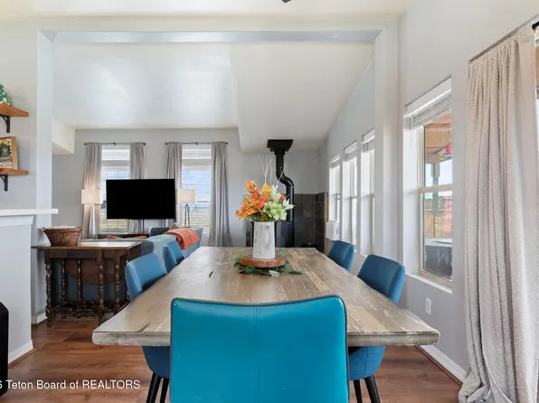2 Cheyenne Trl, Pinedale, WY 82941