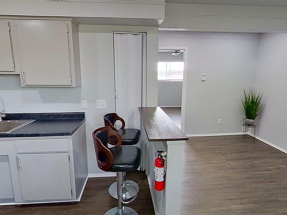 5th image of 4297 Quarry St #8