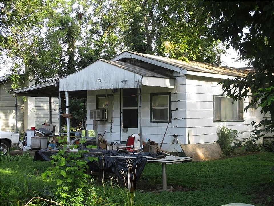 2nd image of 136 Arkansas St