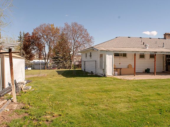 4th image of 646 NE Loper Ave