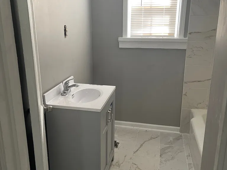 1772 Preston St — Photo 6