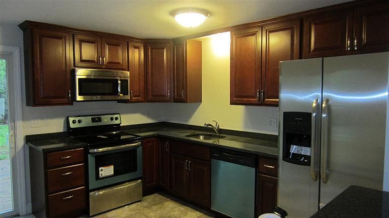 2nd image of 283 Hooppole Rd