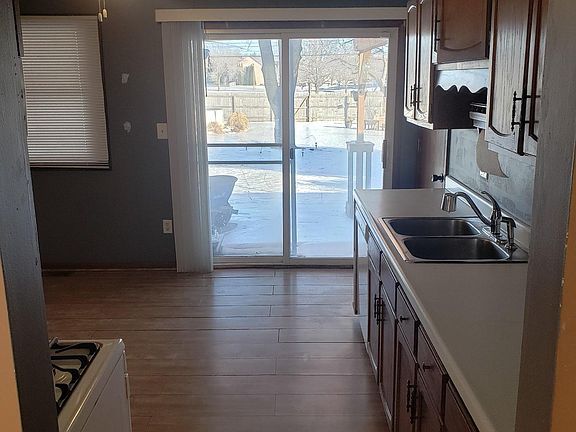 5th image of 207 Hickory St