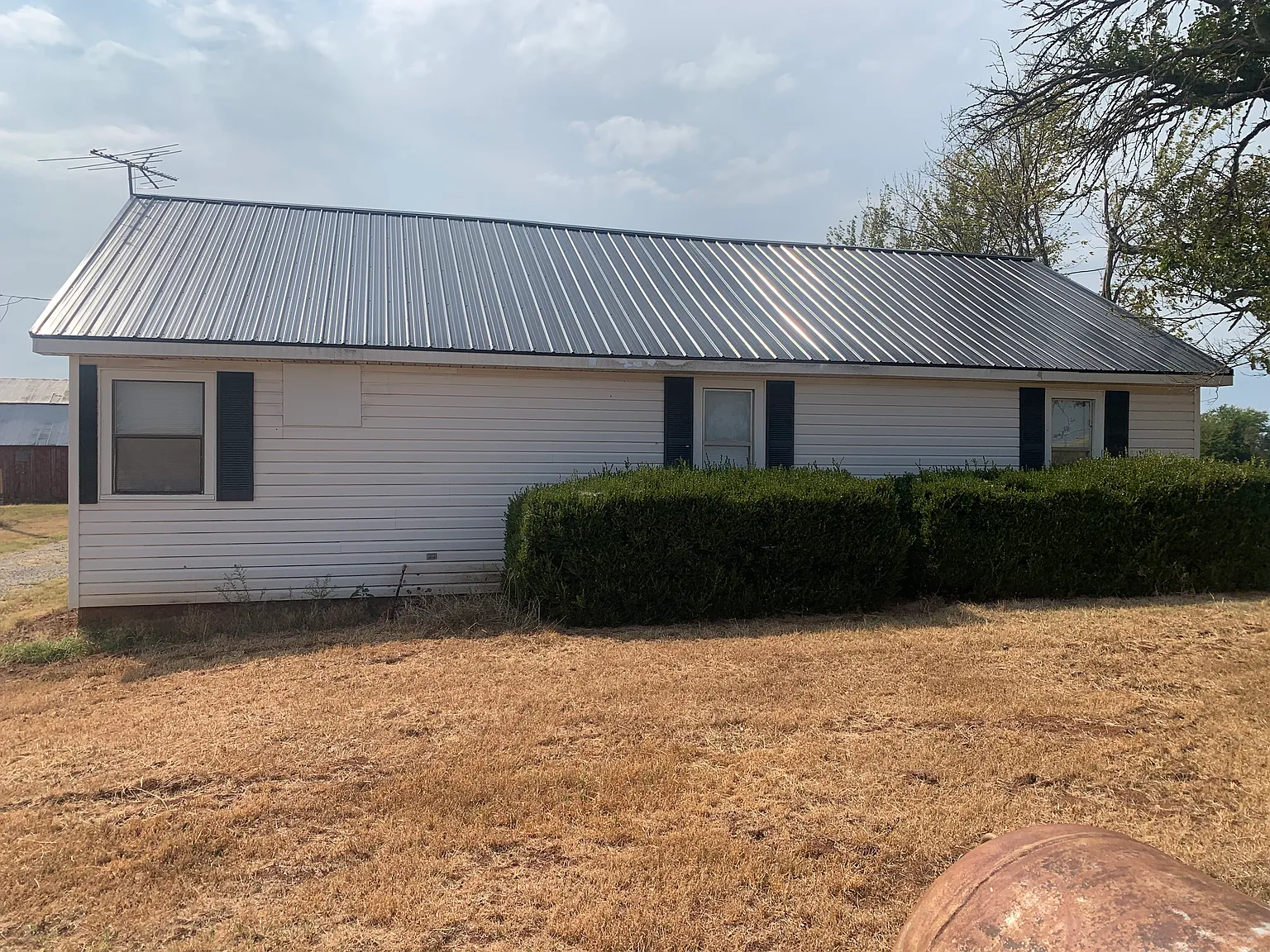 2 bed, 1100 sqft, $850 — Photo 2