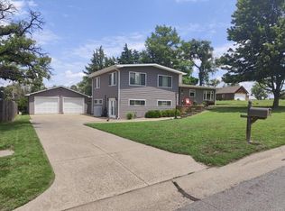 1511 Stapler Ave, Salina, KS 67401