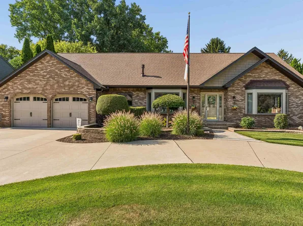 23804 Ronita Dr, Macomb, MI 48042