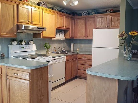 4th image of 5750 80th St N Unit D203