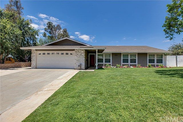 1st image of 8033 Martingale Dr