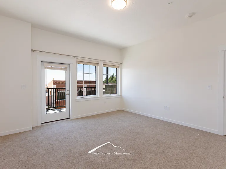 120 12th Ave S #301 — Photo 12
