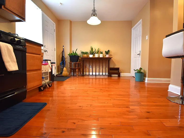 8018 Chelwynde Ave — Photo 10