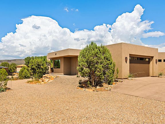 4th image of 1248 W Clovis Cir