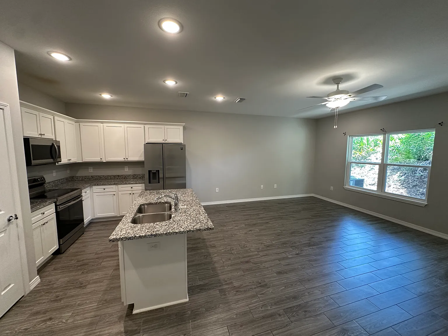 3 bed, 2.5 bath, 1440 sqft, $1,850 — Photo 2