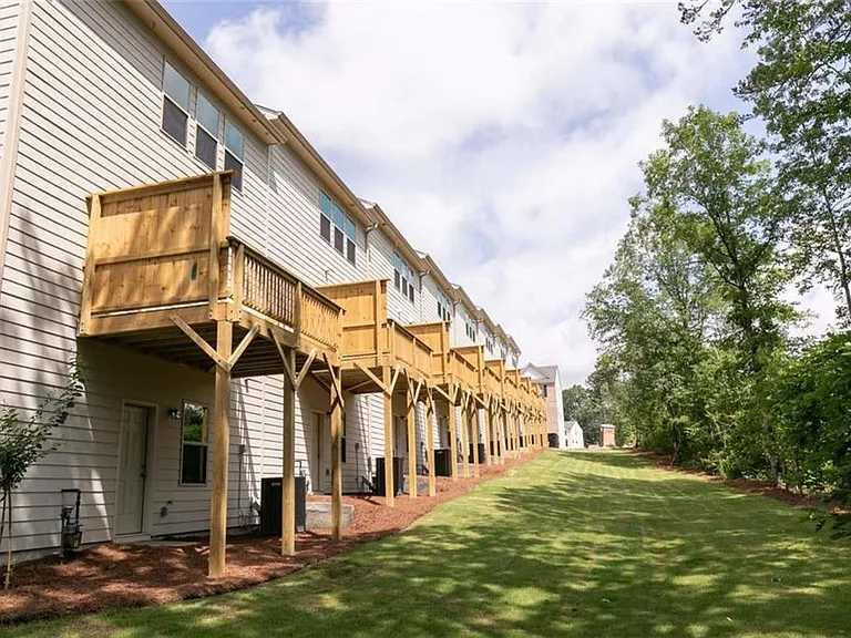 728 Sayers Ct — Photo 18