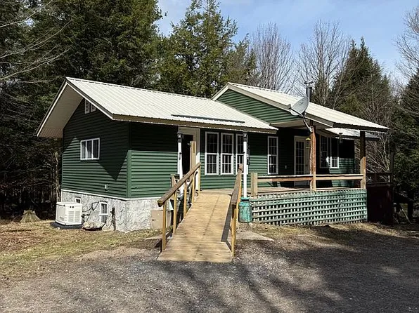 29 Forbes Rd, Russell, NY 13684