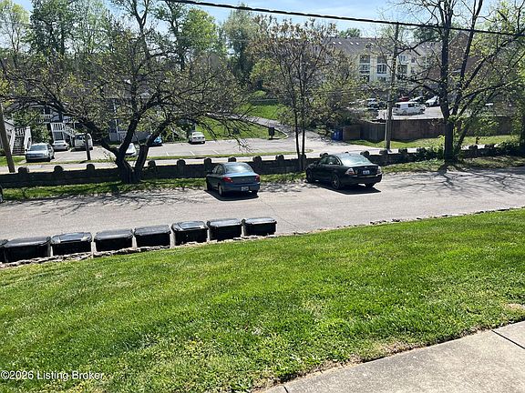 5th image of 2739 Brownsboro Rd
