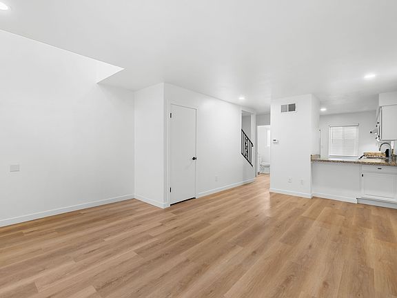 5th image of 621 E Cedar Ave #A
