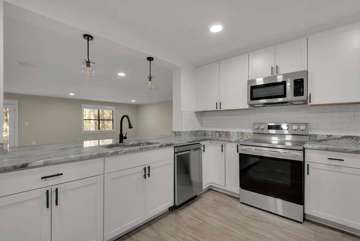 4 bed, 2.5 bath, 1880 sqft, $3,000 — Photo 4