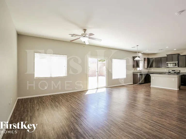 6137 River Belle St — Photo 4