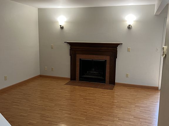 3rd image of 3327 Burbank Dr