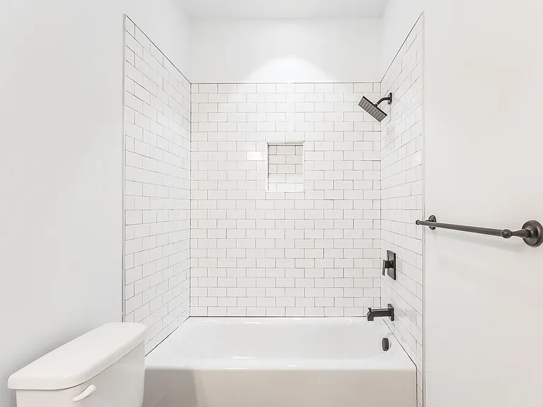 217 Vreeland St — Photo 13