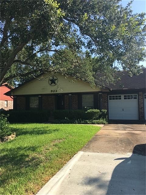 1st image of 923 Robinwood Dr