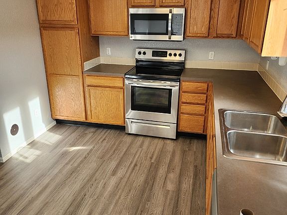 3rd image of 928 Palmer Dr