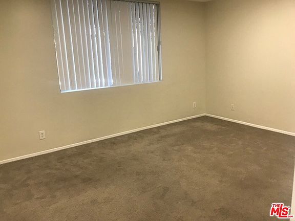 5th image of 814 S Bundy Dr #9