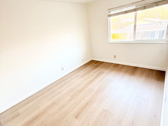 5th image of 755 Rose Ave Unit 13