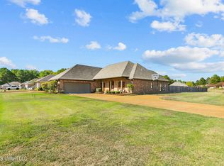 112 Kings Ln, Canton, MS 39046