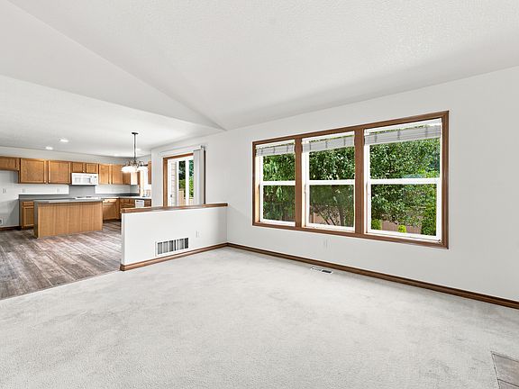 5th image of 3203 NE 171st Ave