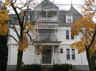246 Armington St APT 1, Cranston, RI 02905