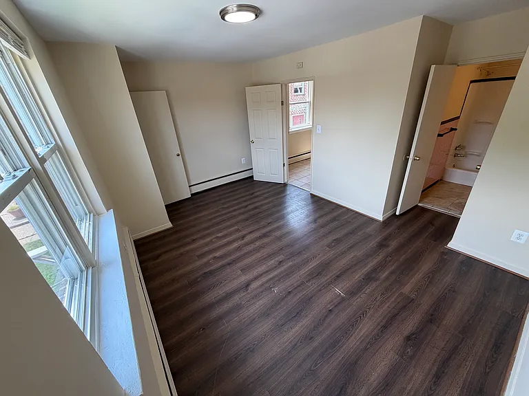7908 Castor Ave — Photo 6