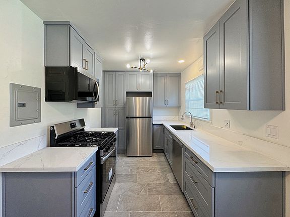 5th image of 865 S Marengo Ave APT 14