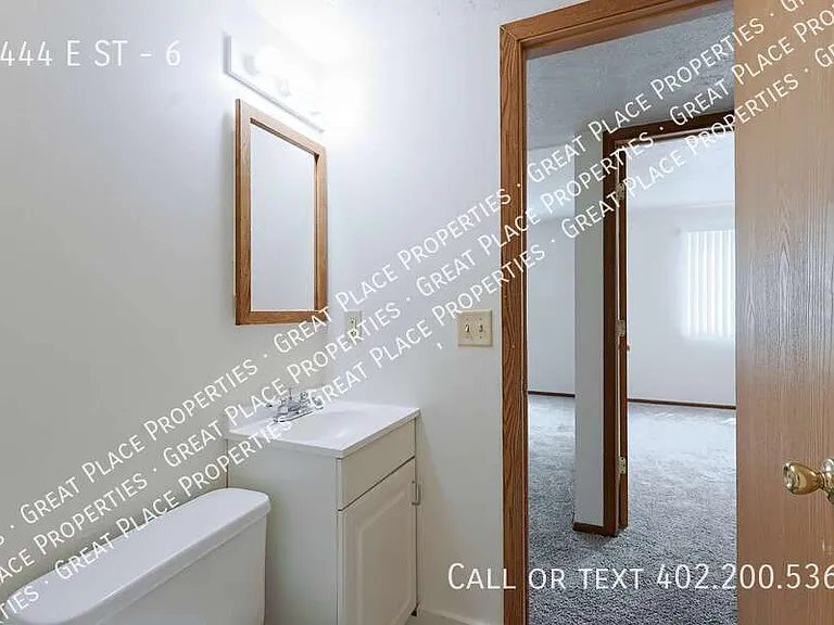 2444 E St #6 — Photo 15