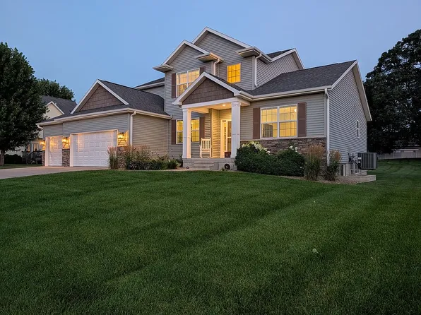 5611 Black Oak Dr NE, Cedar Rapids, IA 52411