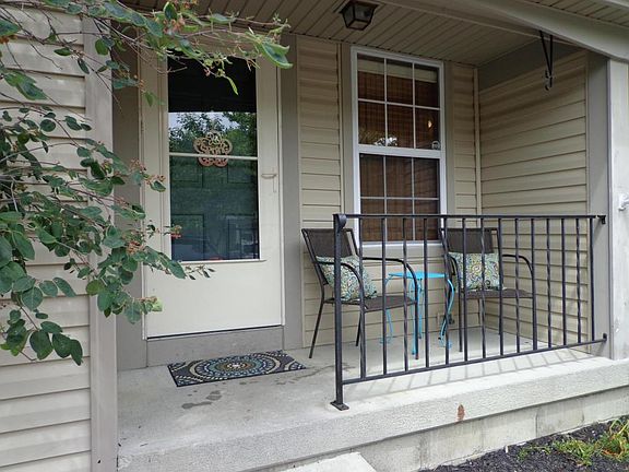 3rd image of 5718 Apricot Ln