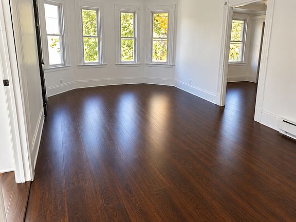 4th image of 430 Washington Ave #2